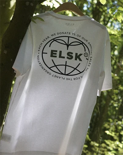Elsk - Globe Statement BP Mens Relaxed T-shirt - Optic White